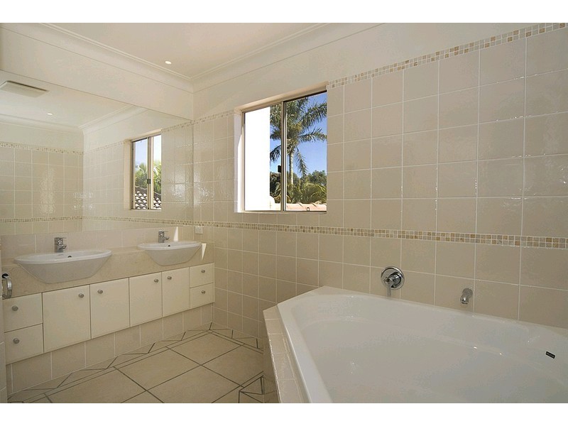 230/61 Noosa Springs Drive, Noosa Springs QLD 4567