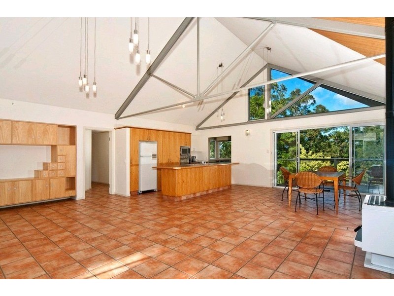 35 Mackay Court, Tinbeerwah QLD 4563