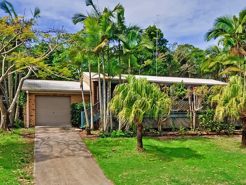 6 Hardy Street, Sunrise Beach QLD 4567