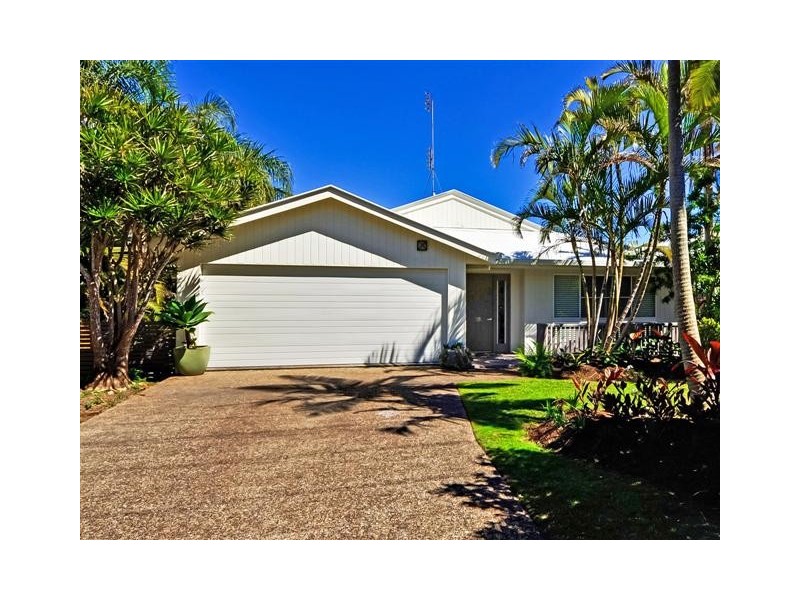 15 Corsair Crescent, Sunrise Beach QLD 4567