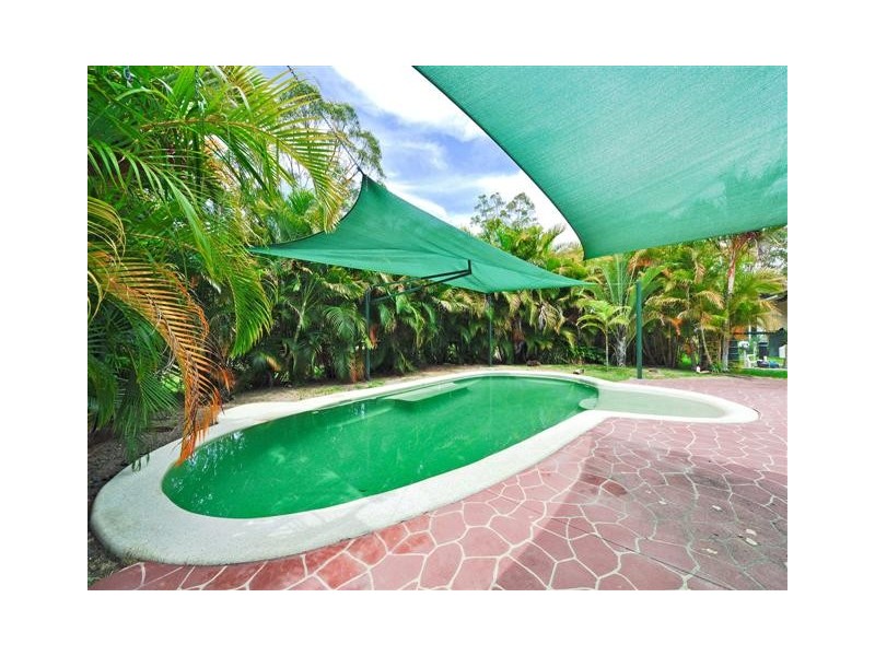 171 Illoura Place, Cooroibah QLD 4565