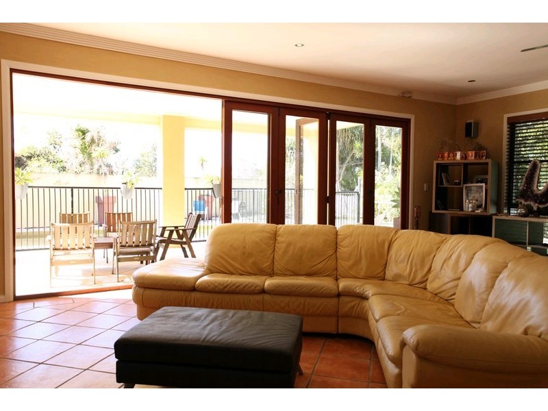 14 Captains Court, Sunrise Beach QLD 4567