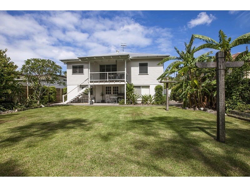 7 Cloudsley Street, Noosaville QLD 4566