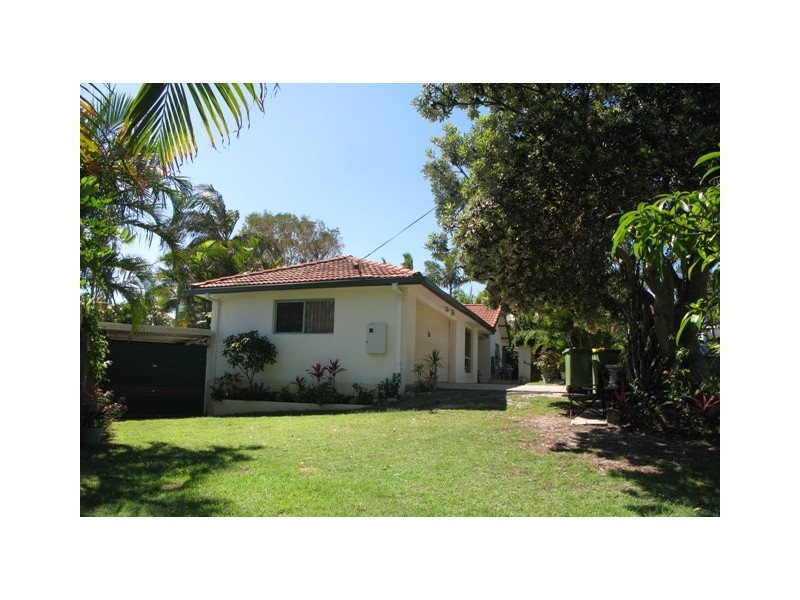 1 Southern Cross Parade, Sunrise Beach QLD 4567