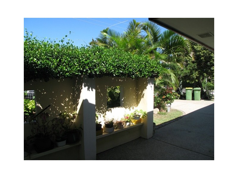 1 Southern Cross Parade, Sunrise Beach QLD 4567