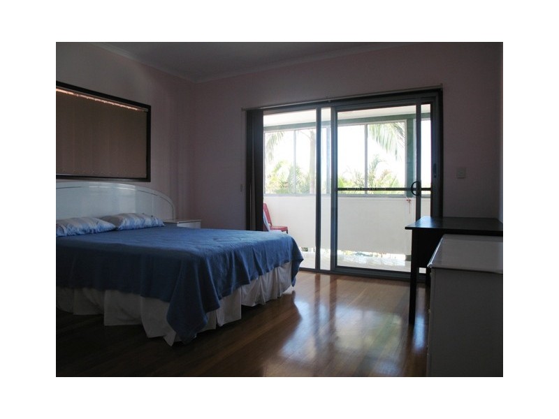 1 Southern Cross Parade, Sunrise Beach QLD 4567