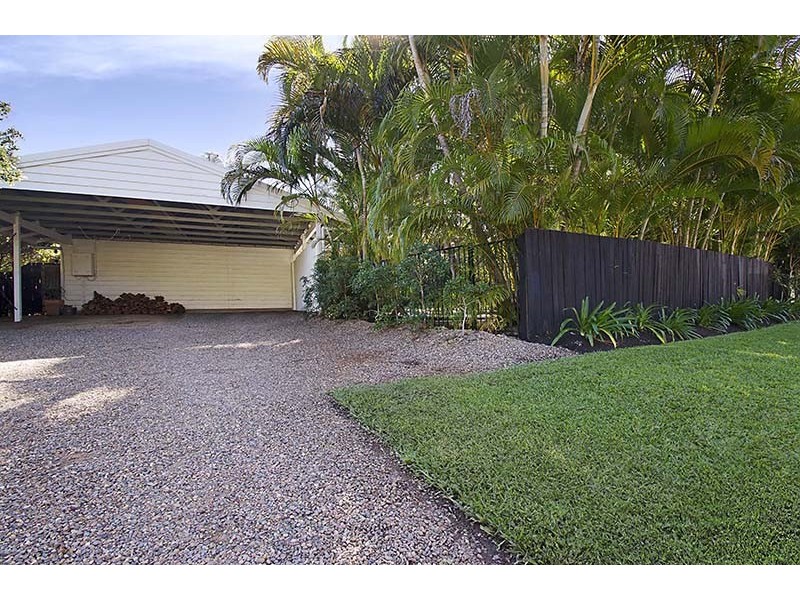 6 Sleepy Hollow Drive, Noosa Heads QLD 4567