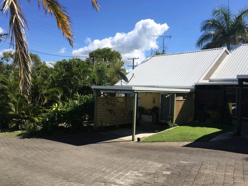 1/8 Pacific Avenue, Sunshine Beach QLD 4567