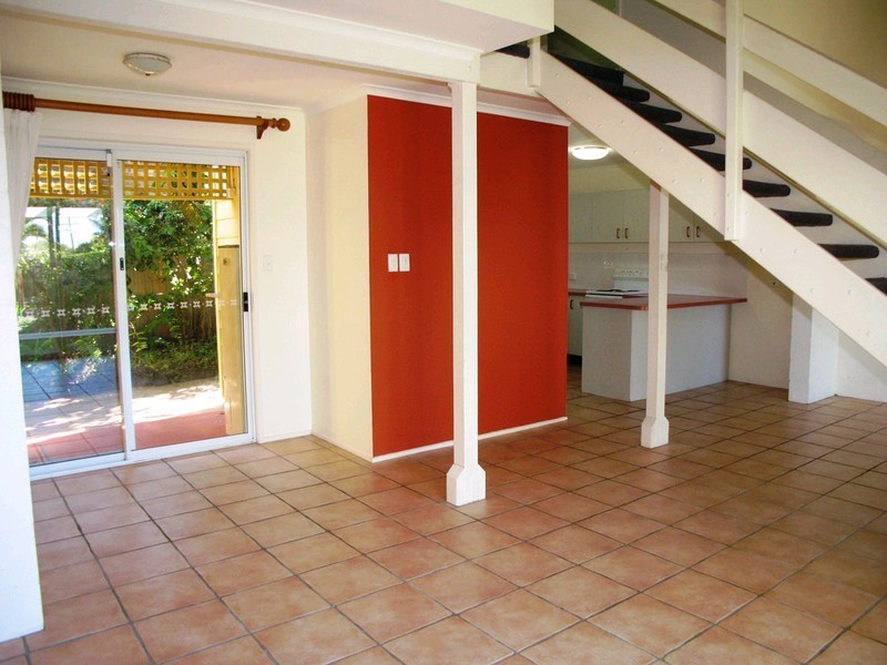 1/8 Pacific Avenue, Sunshine Beach QLD 4567