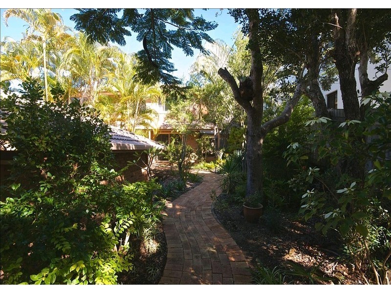 2/15 Parkedge Road, Sunshine Beach QLD 4567
