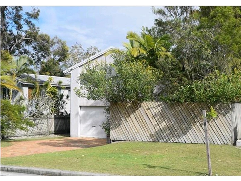 69 Weyba Street, Sunshine Beach QLD 4567