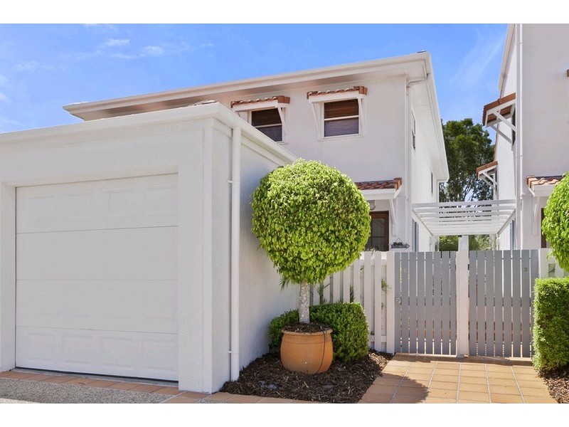 2/134 Gympie Terrace, Noosaville QLD 4566