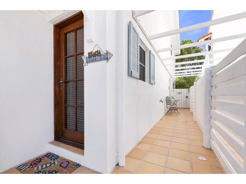 2/134 Gympie Terrace, Noosaville QLD 4566