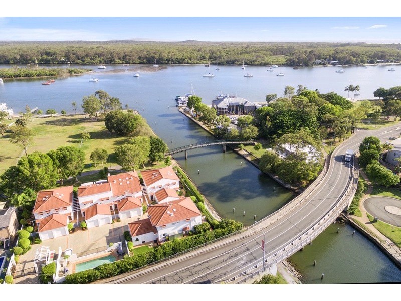 2/134 Gympie Terrace, Noosaville QLD 4566