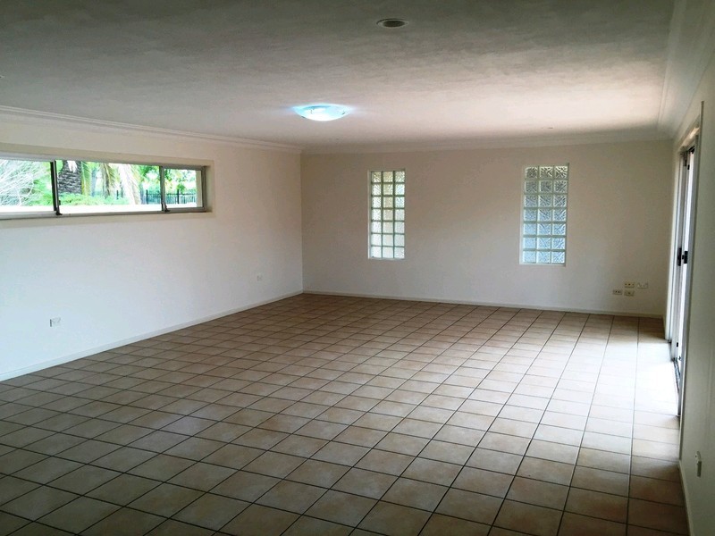 40 St Andrews Avenue, Isle Of Capri QLD 4217