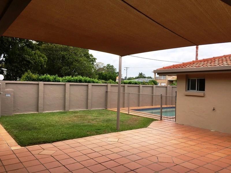 40 St Andrews Avenue, Isle Of Capri QLD 4217