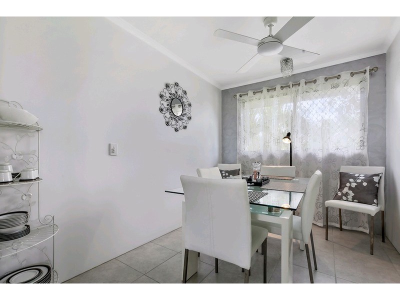 216/4 Lake Weyba Drive, Noosaville QLD 4566