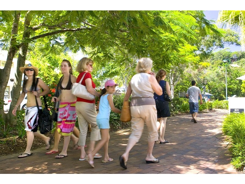 216/4 Lake Weyba Drive, Noosaville QLD 4566