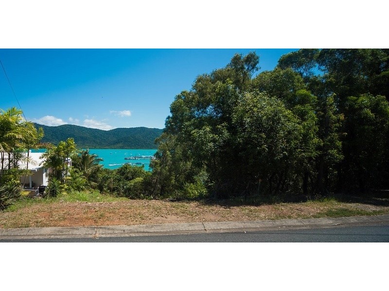 40 Harbour Avenue, Shute Harbour QLD 4802