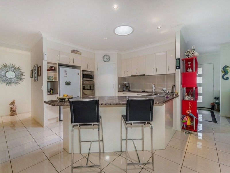 8 Kensington Drive, Cooroy QLD 4563