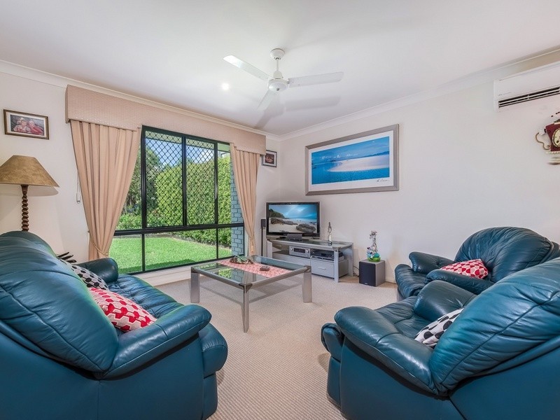 8 Kensington Drive, Cooroy QLD 4563