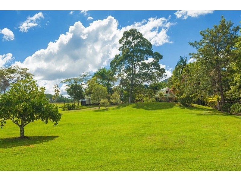 118 Lone Hand Road, Eumundi QLD 4562