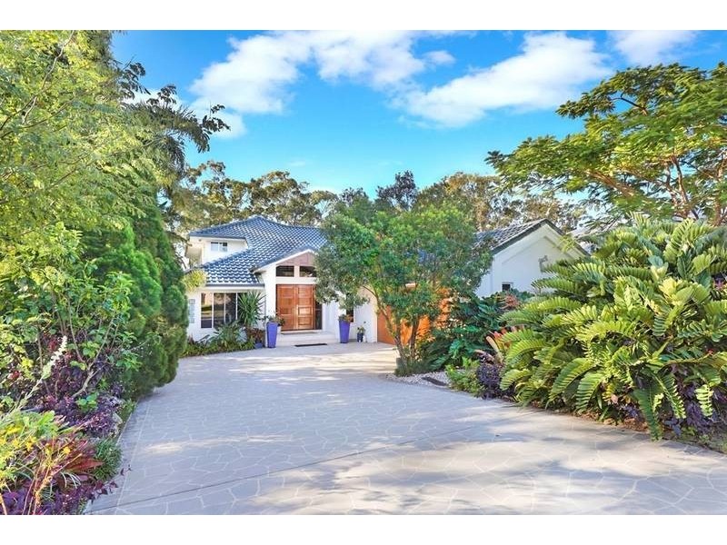 18 Lakeside Drive, Peregian Springs QLD 4573