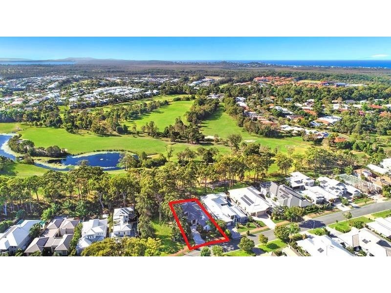 18 Lakeside Drive, Peregian Springs QLD 4573