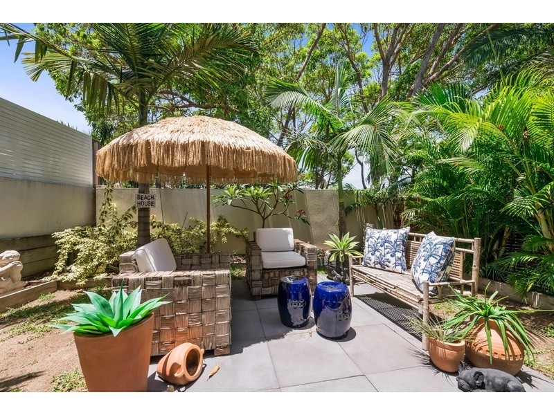 1/4 Corona Street, Sunshine Beach QLD 4567