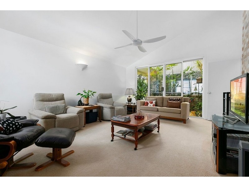 9 Gossamer Court, Marcus Beach QLD 4573