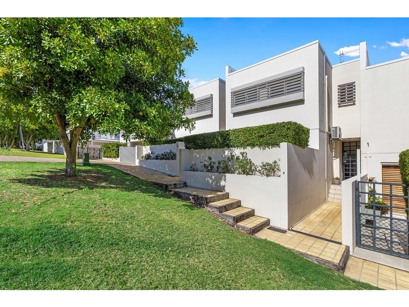 Unit 5/4-6 Hill Street, Sunshine Beach QLD 4567