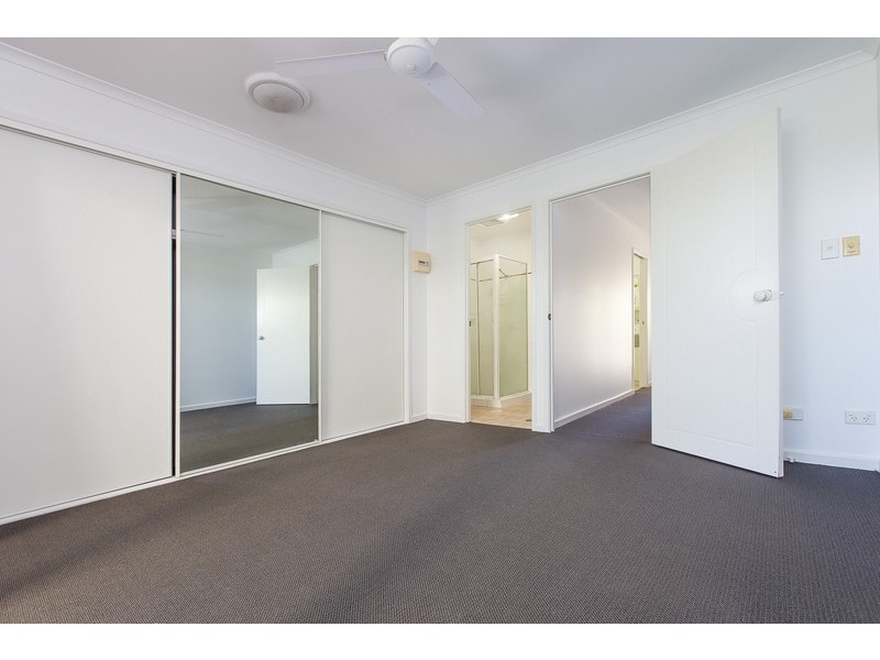 Unit 2/9 Lake Street, Tewantin QLD 4565
