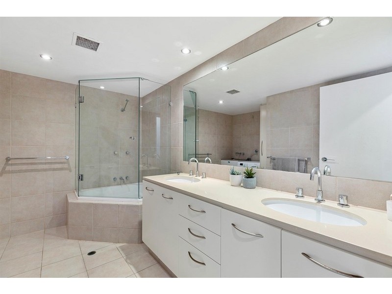 4/5 Tingira Crescent, Sunrise Beach QLD 4567