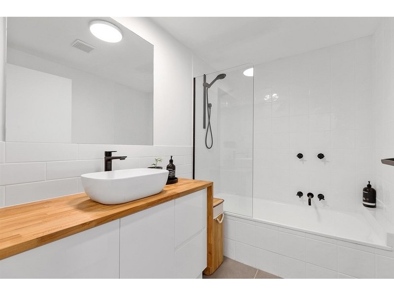 1/1 Selene, Sunrise Beach QLD 4567