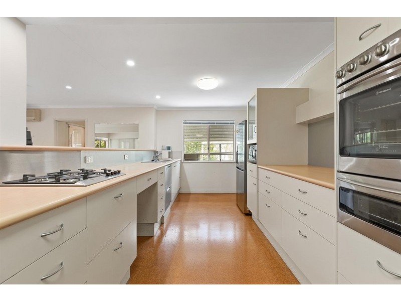 5 Creek Road, Noosaville QLD 4566