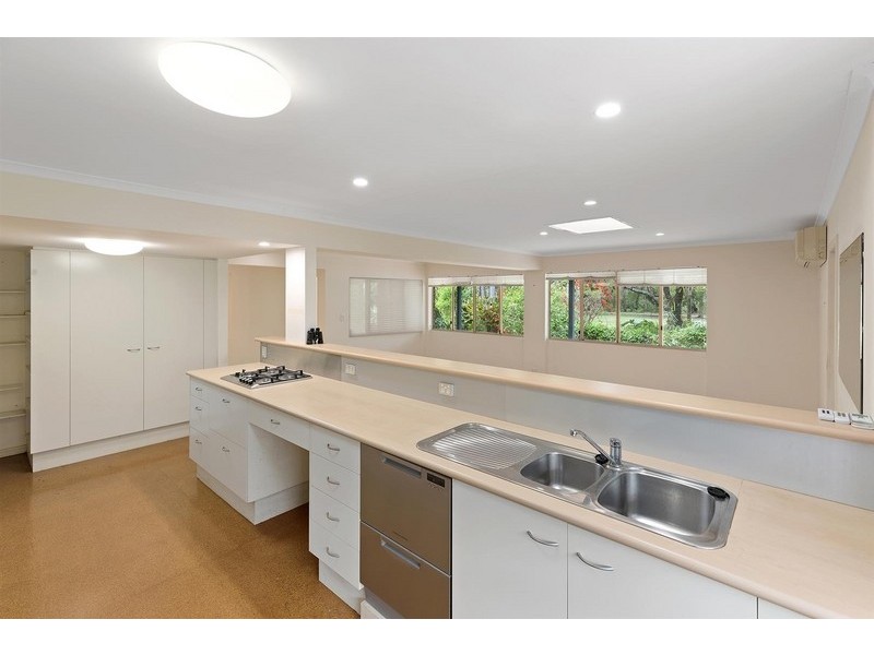 5 Creek Road, Noosaville QLD 4566