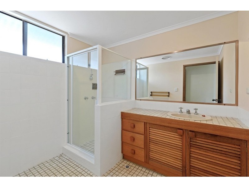 5 Creek Road, Noosaville QLD 4566