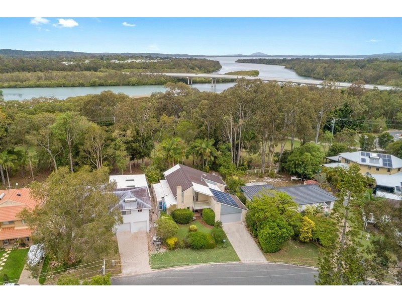 5 Creek Road, Noosaville QLD 4566