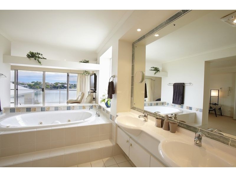 67 Shorehaven Drive, Noosa Waters QLD 4566