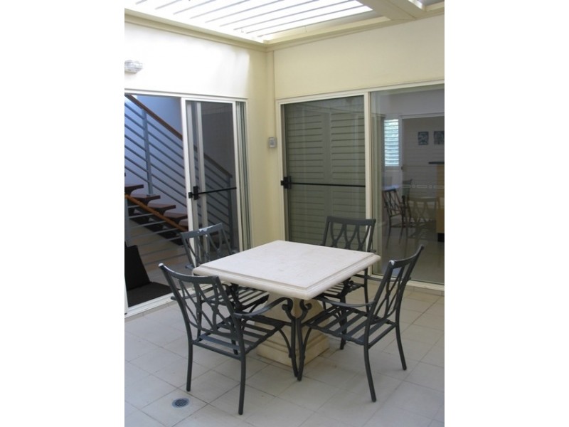 5/ 4-6 Hill Street, Sunshine Beach QLD 4567