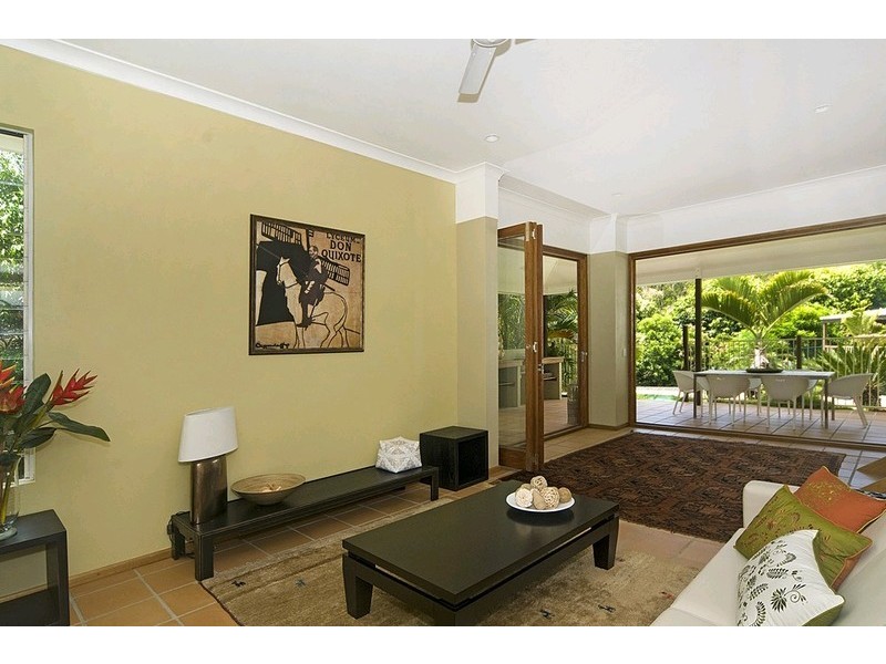 Castaways Beach QLD 4567