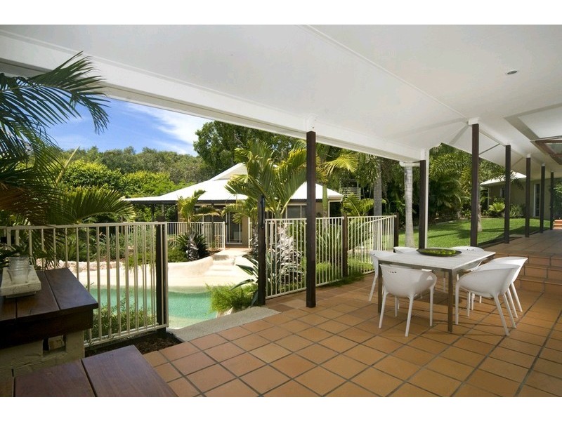 Castaways Beach QLD 4567
