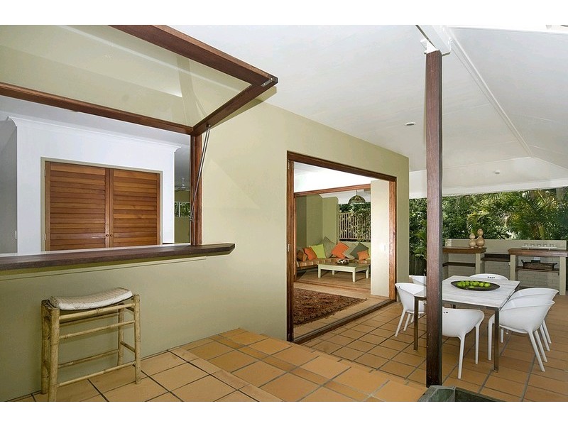 Castaways Beach QLD 4567