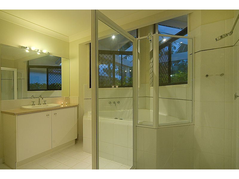 13 Headland Drive, Noosaville QLD 4566