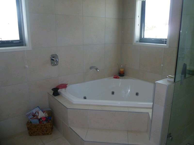 2/115 Peregian Springs Drive, Peregian Springs QLD 4573