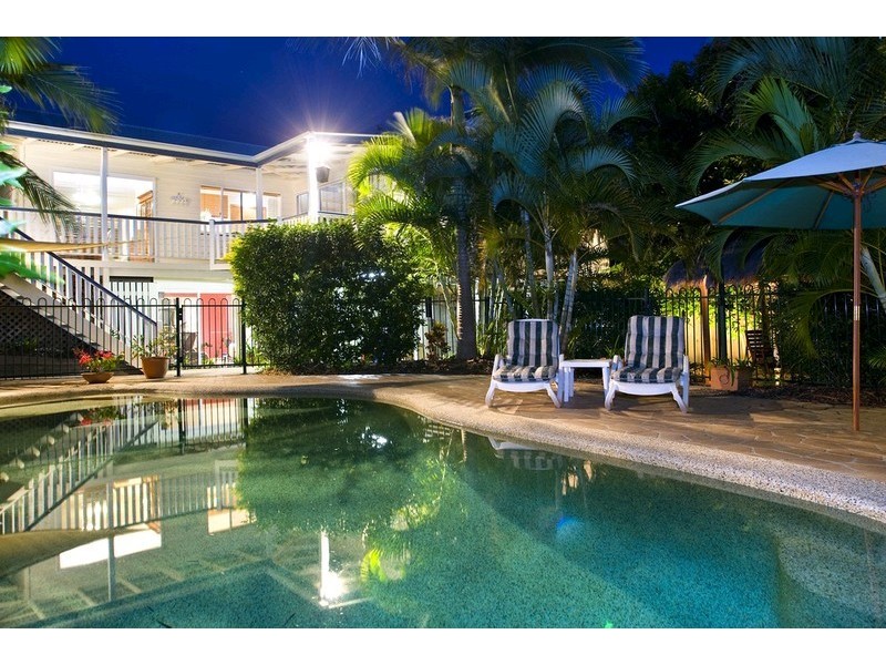 43 Wavecrest Drive, Castaways Beach QLD 4567