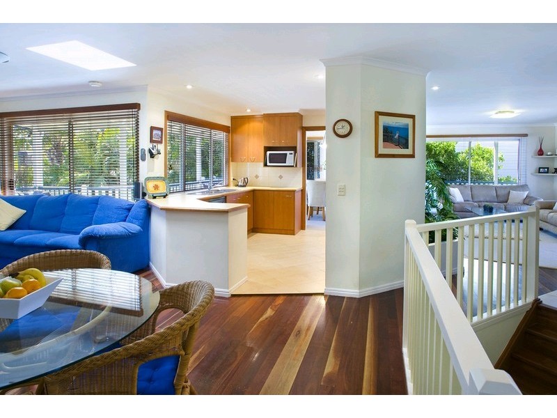 43 Wavecrest Drive, Castaways Beach QLD 4567