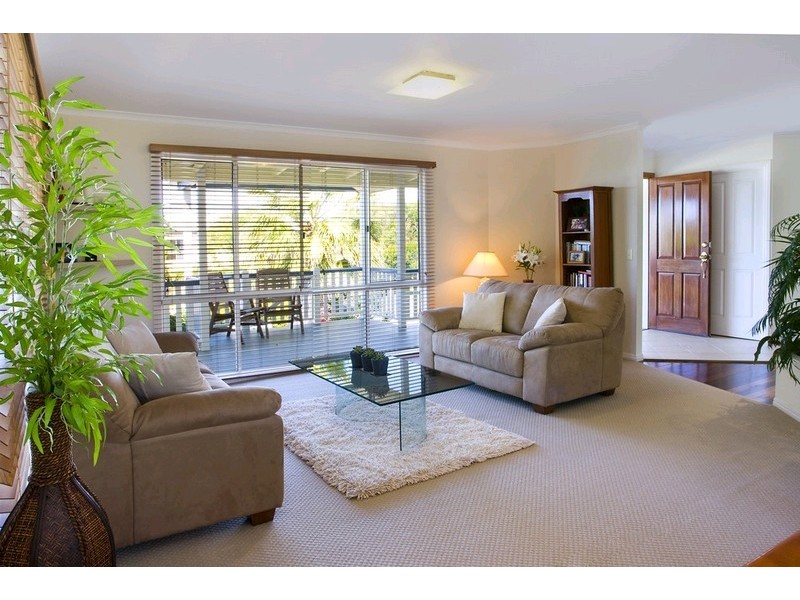 43 Wavecrest Drive, Castaways Beach QLD 4567