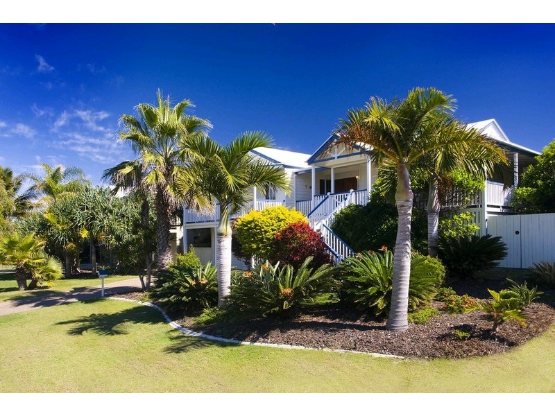 43 Wavecrest Drive, Castaways Beach QLD 4567