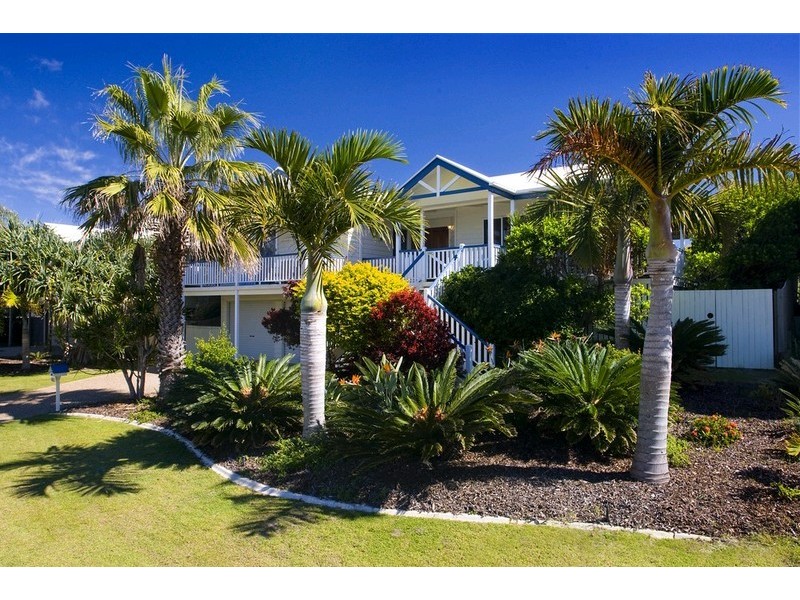 43 Wavecrest Drive, Castaways Beach QLD 4567